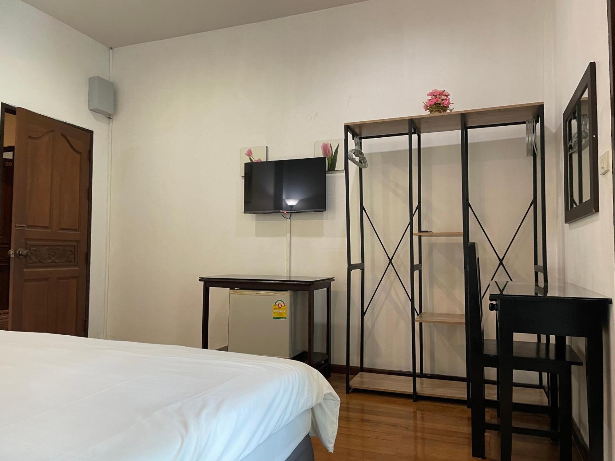 Nawaporn Place Phuket Екстериор снимка
